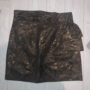 Skirt with oversized bow